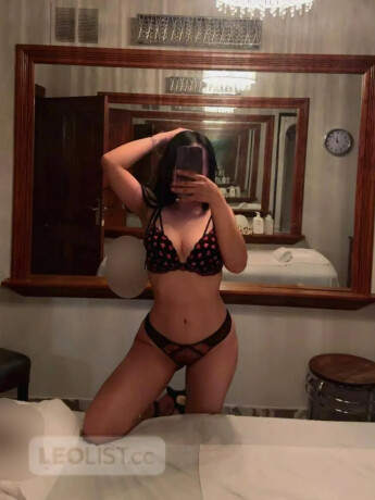 wednesday-night-6-hot-girls-available-yorkdaleuntil-4am-female-escorts-in-toronto-canada-big-3