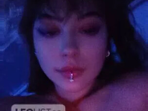 youngg-downtown-looking-to-make-u-cummm-party-alwaysss-female-escorts-in-ottawa-canada