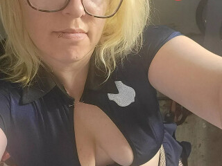 sexy-girl-michelle-available-female-escorts-in-moose-jaw-canada
