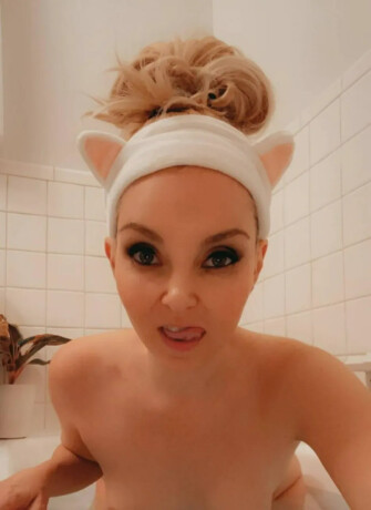 clean-white-girl-in-town-for-a-good-timesnap-aayodele8377-female-escorts-in-barrie-canada-1-705-230-4662-big-4