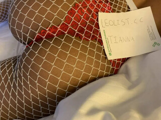 mixed-hotty-young-slim-sexy-fun-partygirl-female-escorts-in-burlington-canada