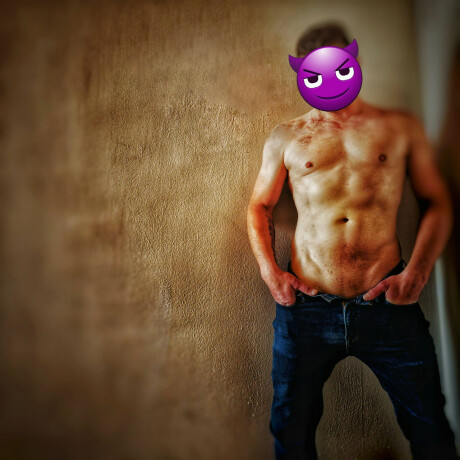 aaron-female-escorts-in-toronto-canada-1-647-373-0050-big-1