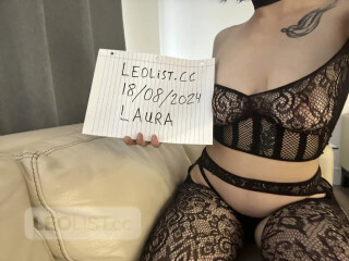 slimthicklaura-female-escorts-in-montreal-canada