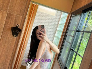 japanese-hot-party-girl-selfie-outcalls-only-pretty-female-escorts-in-oakville-canada