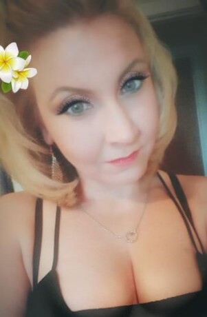 tiah-female-escorts-in-edmonton-canada-1-780-863-3230-big-0