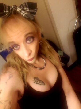 stefanie-shemale-escort-in-edmonton-canada-1-780-299-4500-big-2
