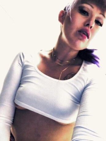 emma-bangz-female-escorts-in-winnipeg-canada-1-204-500-5297-big-3