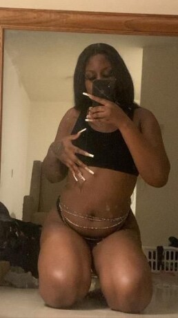 lily-female-escorts-in-kitchener-canada-1-647-556-4876-big-0