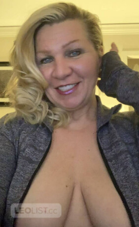 lisa-female-escorts-in-toronto-canada-big-4