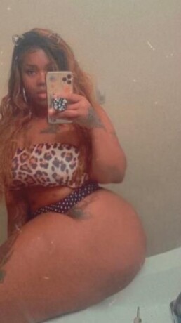 female-escorts-in-oklahoma-city-ok-539-901-1966-big-3