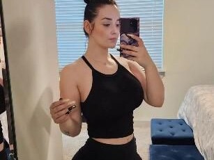 kyle-female-escorts-in-fresno-ca