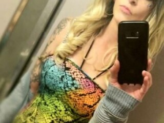 nova-female-escorts-in-louisville-ky