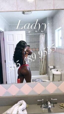 ladyy-female-escorts-in-minneapolis-mn-305-489-9535-big-3