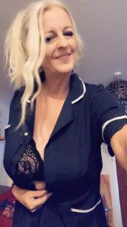 female-escorts-in-muskegon-mi-313-327-2975-big-0
