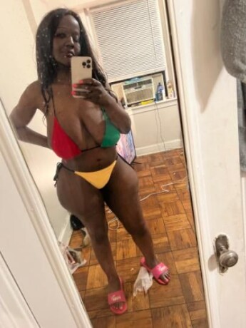 wet-chocolate-shemale-escort-in-washington-dc-442-298-3907-big-2