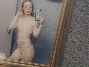 rose-female-escorts-in-long-island-city-ny-631-743-4405