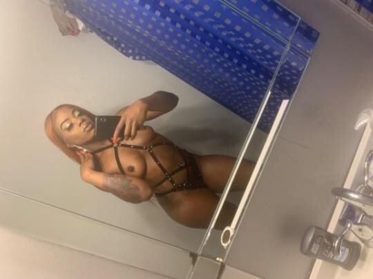 female-escorts-in-everett-wa-509-999-9990-big-1