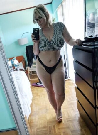 female-escorts-in-kokomo-in-260-277-9200-big-2