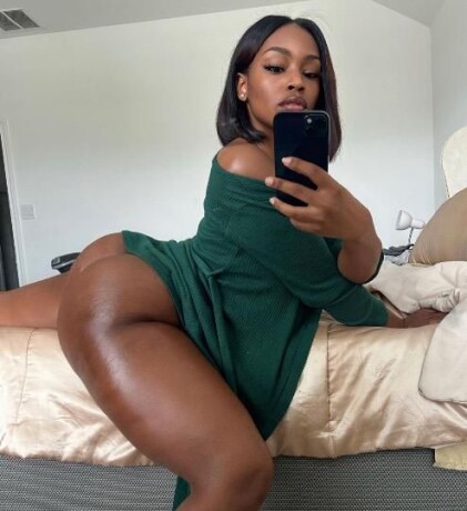 female-escorts-in-phoenix-az-872-877-6249-big-3
