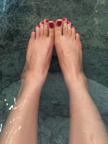 female-escorts-in-frederick-md-410-934-1769-big-1
