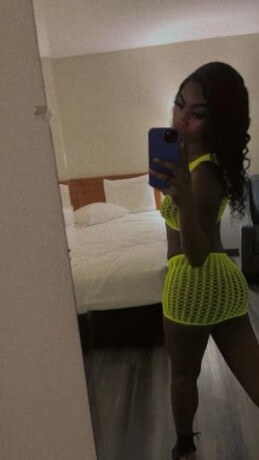 porsche-female-escorts-in-austin-tx-305-980-4493-big-0