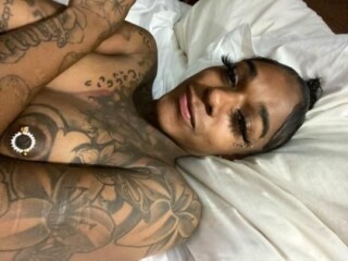karisma-shemale-escort-in-savannah-ga-470-985-7126