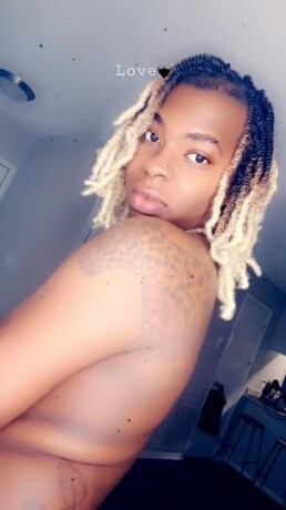 mayenni-diamxnd-shemale-escort-in-savannah-ga-912-304-3626-big-0