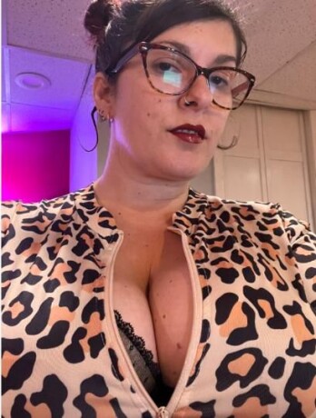 female-escorts-in-virginia-beach-va-804-258-1153-big-3