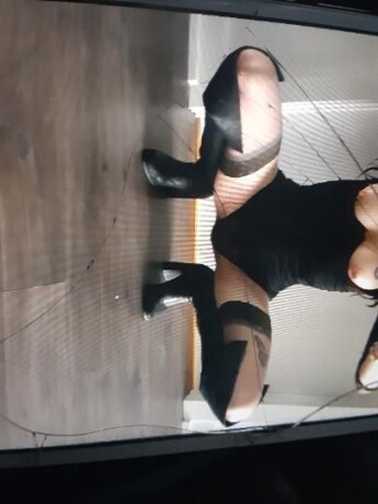 your-slut-female-escorts-in-toronto-canada-1-365-299-5090-big-2