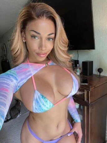 becky-shemale-escort-in-milwaukee-wi-520-357-4401-big-4