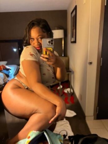 female-escorts-in-detroit-mi-678-335-1946-big-0