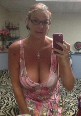 female-escorts-in-sacramento-ca-209-300-0008-big-1