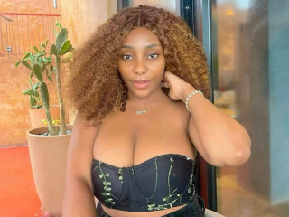 berry-female-escorts-in-muscat-oman
