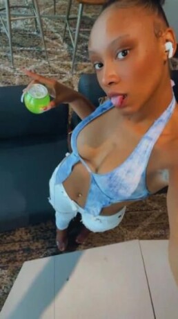 female-escorts-in-allentown-pa-1-215-001-2512-big-0