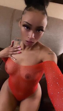 female-escorts-in-allentown-pa-1-215-001-2512-big-3