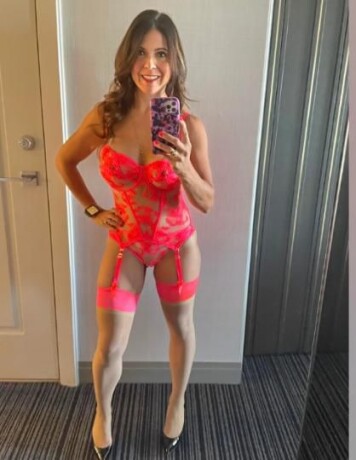 female-escorts-in-miami-fl-813-430-4346-big-0