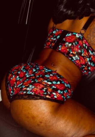 bubbles-female-escorts-in-washington-dc-202-471-9977-big-2