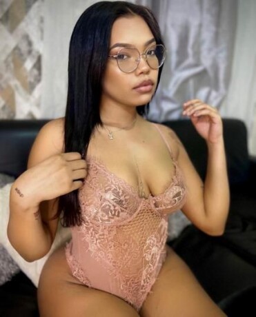 female-escorts-in-cedar-rapids-ia-929-390-8075-big-0