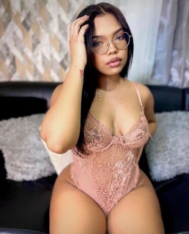 female-escorts-in-cedar-rapids-ia-929-390-8075-big-1