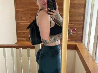 im-sexy-naughty-available-for-hookup-hmu-booking-female-escorts-in-oklahoma-city-ok-786-645-2027