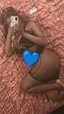 laylay-female-escorts-in-los-angeles-ca-562-361-3931-big-1