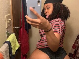 female-escorts-in-iowa-city-ia-712-382-4045