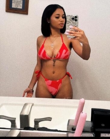 female-escorts-in-queens-ny-929-344-6142-big-1