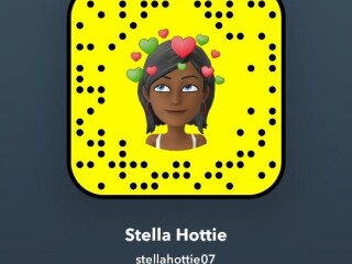 stella-female-escorts-in-palm-springs-ca