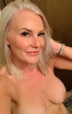 female-escorts-in-brunswick-ga-678-540-1896-big-2