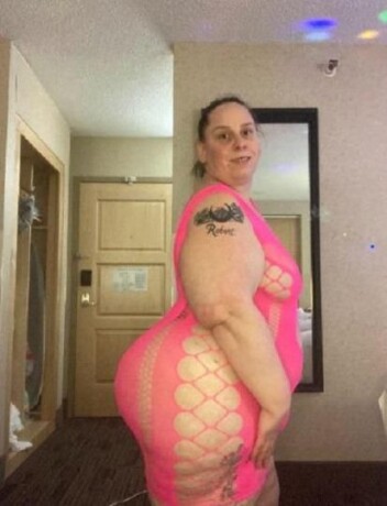female-escorts-in-greensboro-nc-910-863-5089-big-3