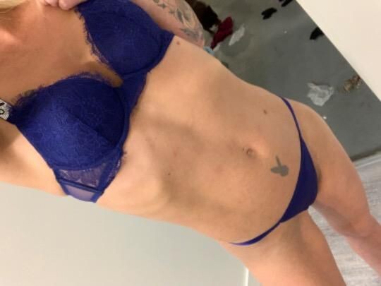 b-female-escorts-in-calgary-canada-1-403-400-2717-big-3