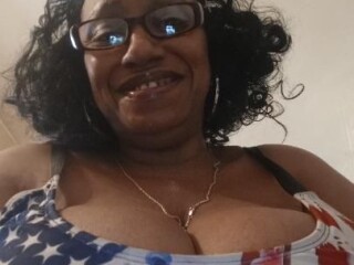 mzjuicy-female-escorts-in-chicago-il