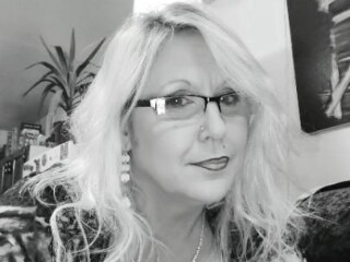 charli-female-escorts-in-portland-or