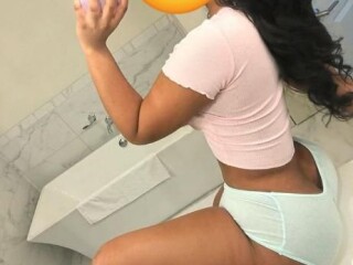 massiel-and-lorena-female-escorts-in-chicago-il